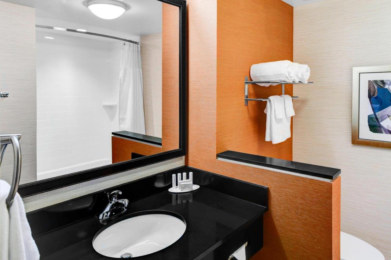 Fairfield Inn & Suites By Marriott Cape Cod Hyannis Exterior foto