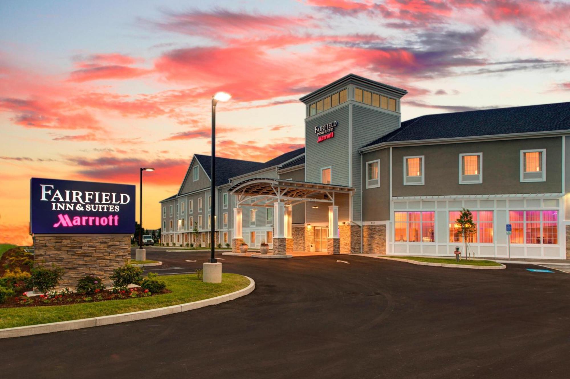 Fairfield Inn & Suites By Marriott Cape Cod Hyannis Exterior foto