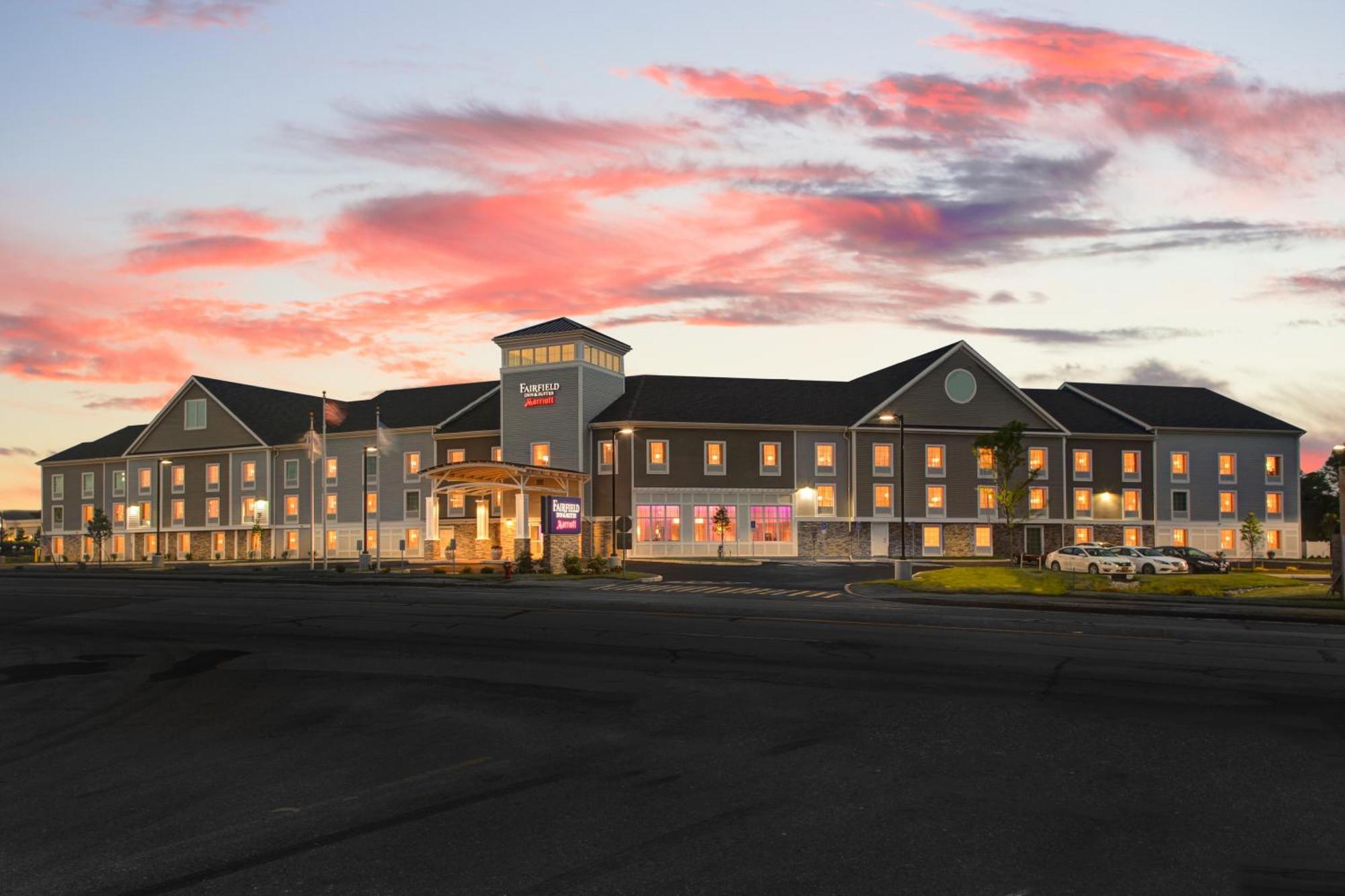 Fairfield Inn & Suites By Marriott Cape Cod Hyannis Exterior foto